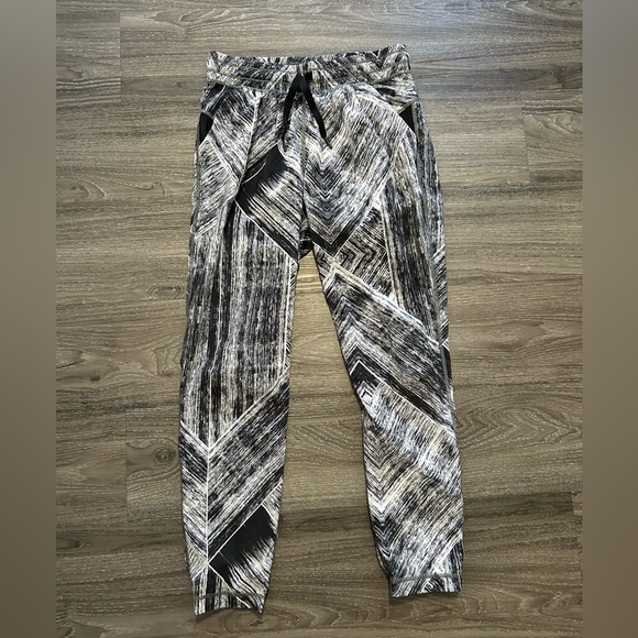 Lululemon Pants - Picture 1 of 2